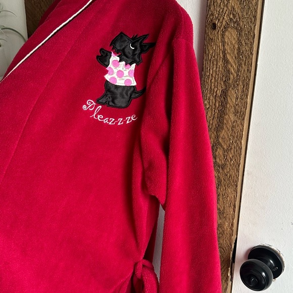 Cranberry Red Women's Robe Embroidered Scotty Dog Logo
Delicates - Picture 5 of 11